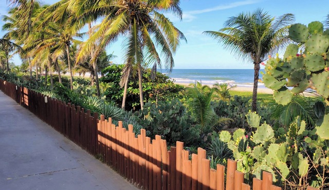 Casa do Sossego, 50m from the beach, swimming pool, electric car charging station. in Camaçari