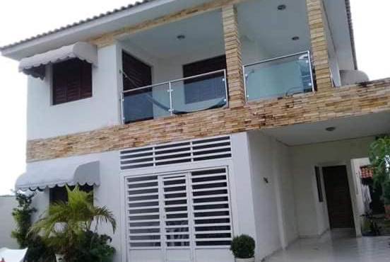 Casa mobiliada, arejada e confortável para alugar na Praia de Ponta de Campina in João Pessoa