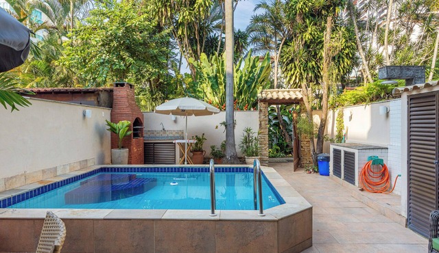 Casa Oásis in Barra da Tijuca, 600 meters from the beach, shopping malls and subway. in Rio de Janeiro