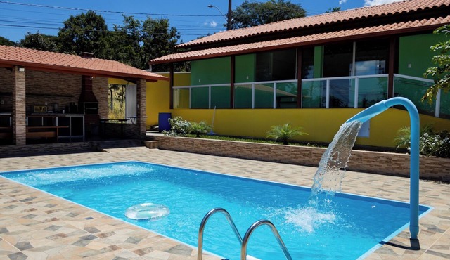 Casa p/25 com piscina e churrasqueira em Confins in Confins