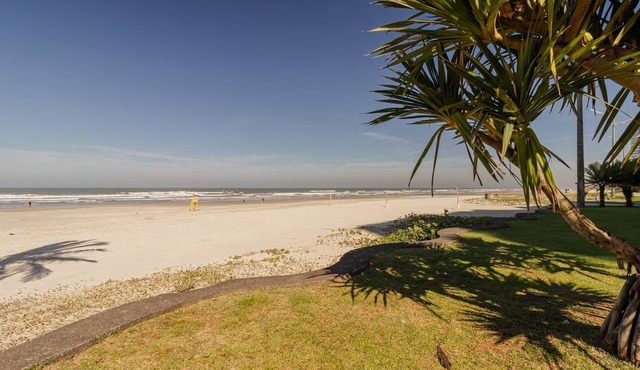 Casa Pet Friendly c/Churrasqueira 350 m da Praia in Praia Grande