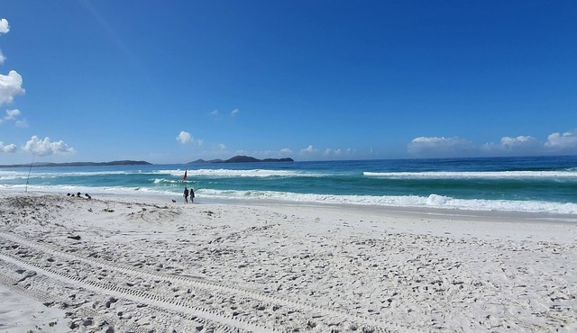 Casa Principality Dunes Park with foot in the sand and sea front in Cabo Frio