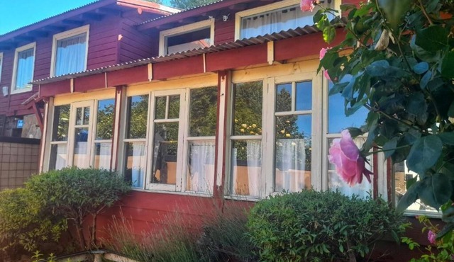Casa Tres Coronas: tranquility, independence, warmth, and very spacious rooms.