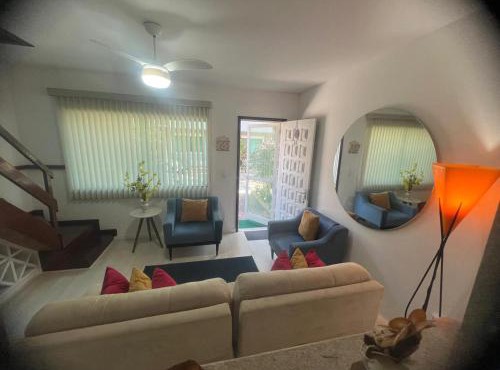 CASA TRIPLEX completa em condomínio in Cabo Frio