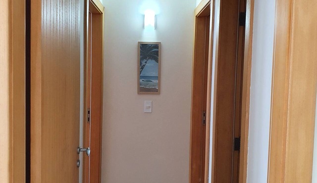 Central apartment, swimming pools, air conditioning, balcony/screen, Wi-Fi, cable TV, garage, near the sea. in Balneário Camboriú