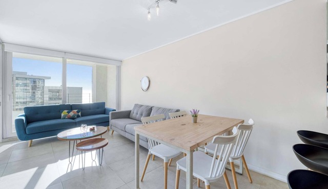 Coastal Vibe 2D Parking, Views and Desk
