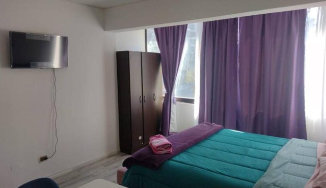 Depto. económico en barrio exclusivo ,el Golf in Santiago