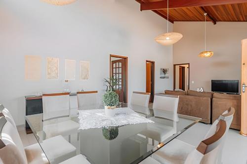 Descanso e Diversão: Piscina e Gourmet em condomínio à 65km de SP in Bom Jesus dos Perdões