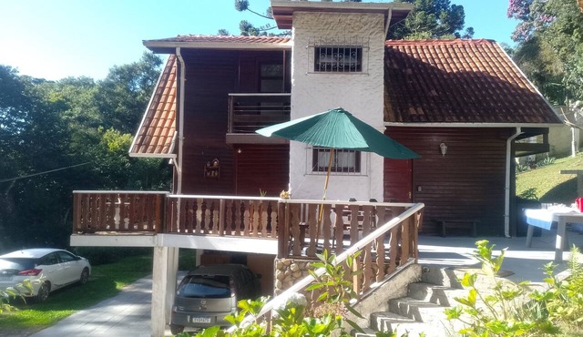 Double room with private balcony casanobosque in Campos do Jordão