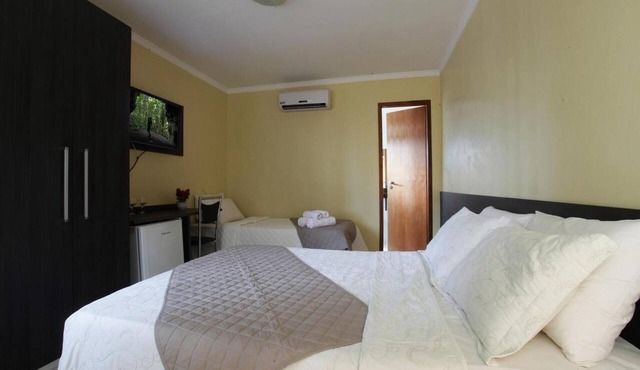 Downtown Executive Room | Free Breakfast & Parking | 0.2 Miles to Shopping Hub in Altamira