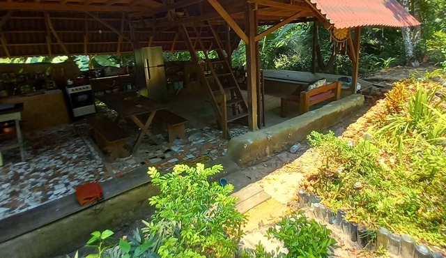 EccoMuna hut, airy and natural. in Santarém