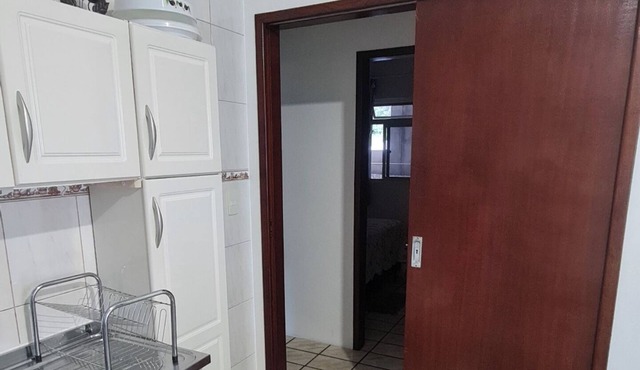 Entire house 350m from Ingleses Beach, sleeps up to 5 people. in Florianópolis