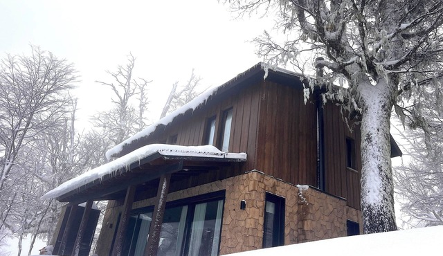 Exceptional Ski In/Out Cabin on the Slopes.