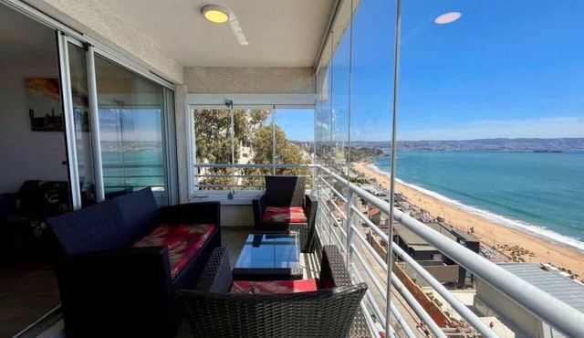 Exclusive Reñaca Oceanfront Apartment w/Terrace & WiFi