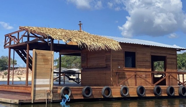 Floating House - A unique experience in Manaus
