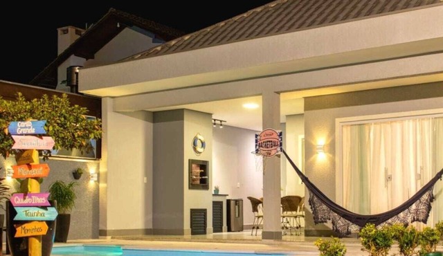 GREY HOUSE | Heated Pool 240 meters from the beach in Bombinhas
