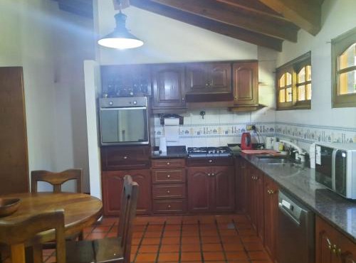 HERMOSA CASA en CHACRAS DE CORIA