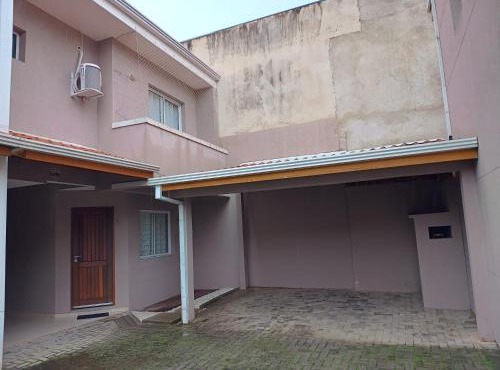 house 3 das Américas comfortable 2 vgs garage in Curitiba