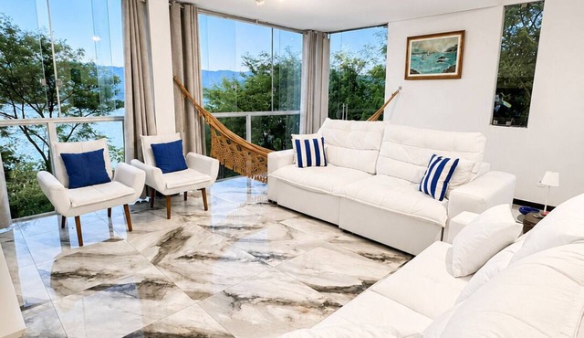 House in Mirante with Panoramic Sea View in Angra dos Reis