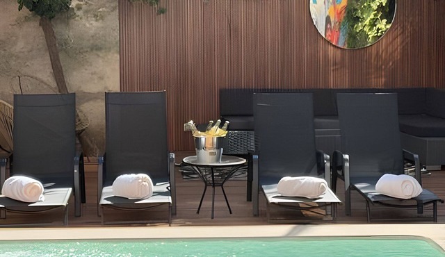 House in Soho Heated Pool, BBQ Grill & Playroom