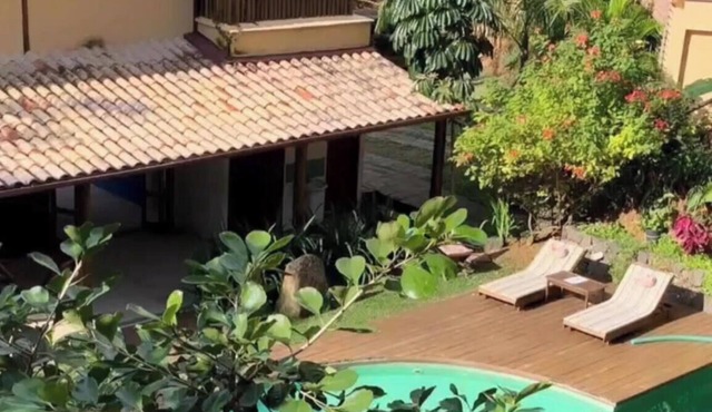 House on Curral beach in Ilhabela, with pool and barbecue. Two suites. in Ribeirão Ilhabela