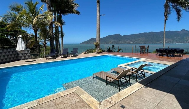 House with heated pool - Incredible View - Ilhabela - Beach Tennis Court. in SÃO SEBASTIÃO