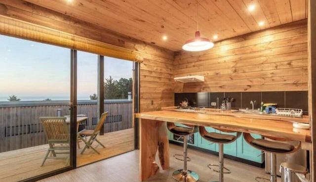 Kahuna Lodge — Just a few steps from Punta de Lobos