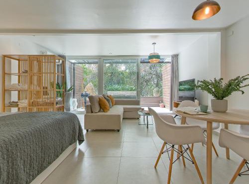 King-size bed with terrace and Air Conditioning!