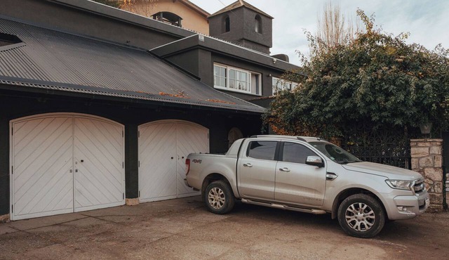 Large House with Private Beach and Private Dock in San Carlos de Bariloche