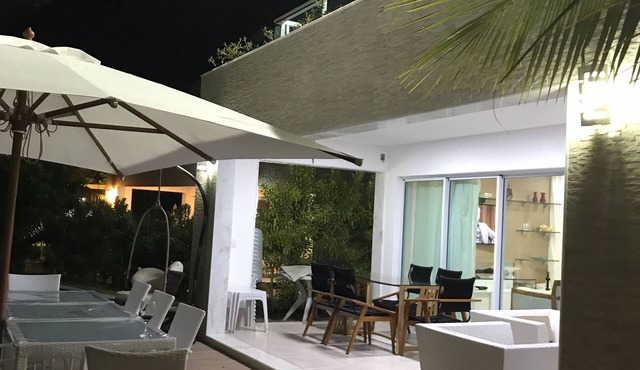 Luxurious house with maid's quarters in a luxury condominium in Muro Alto-Porto de Galinhas. in Porto de Galinhas