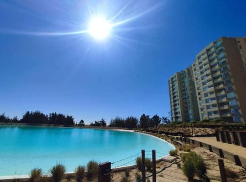 Maravilloso Depto 2D2B en Condominio LagunaMar con Vista Hermosa a la Laguna Estacionamiento y Piscina in Las Cruces