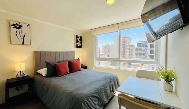 Modern Santiago Studio: Prime Location & Pool