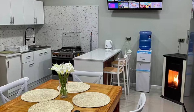 Moderno Apartamento con Piscina y Parking