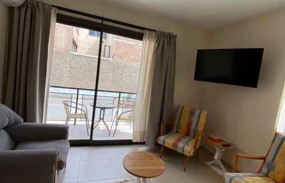 Moderno y nuevo apartamento con cochera en el centro in La Cieneguita