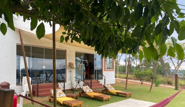 Nature with Gazebo+ 3 suites+ gourmet kitchen with barbecue. in Carrancas