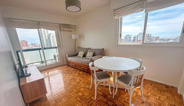 Panoramic views with balcony in Belgrano steps from Av. Cabildo in Buenos Aires