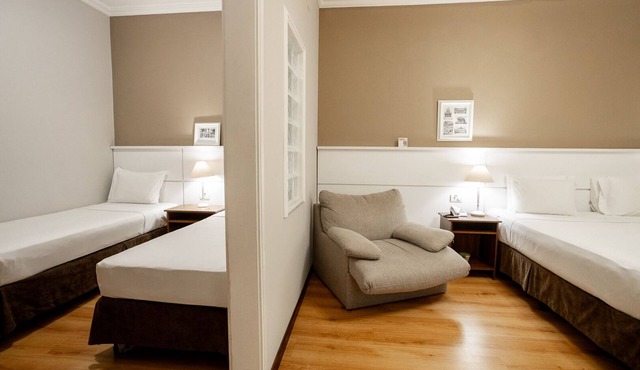 Pet-Friendly Room Perfect for Families Exploring Charming Downtown Ponta Grossa in Paraná