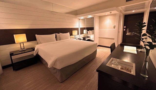 Private Balcony | Standard Double Room | 0.4 mi to Conjunto National Mall in Brasília