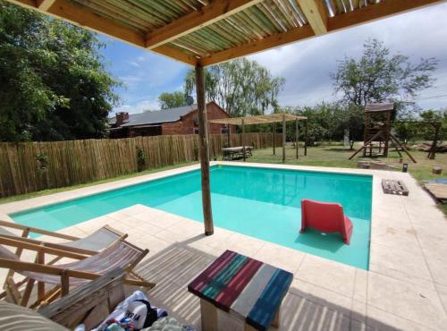 Propiedad Privada con Piscina y parque in Carlos Keen