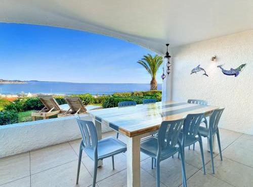 Puerto Velero Primera Línea Primer Piso con Jardín, Piscina y Playa!