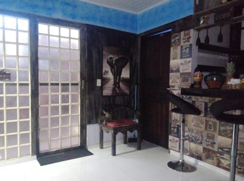 Quarto 01, com cama de casal, ar condicionado e TV in Coxipó da Ponte