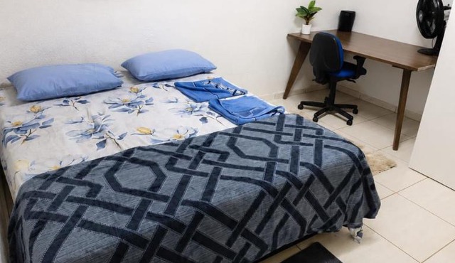 Quarto de Casal com Ar condicionado e TV in Campo Grande