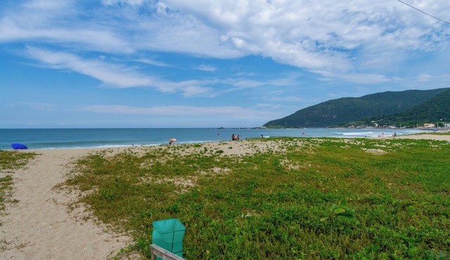 Sobrado Pé na Areia na Praia da Armação P143 in Florianópolis