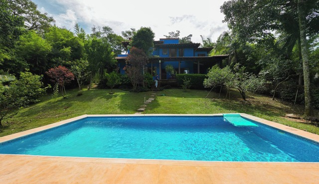 Spacious house with large pool and barbecue area near São Paulo. in Carapicuíba