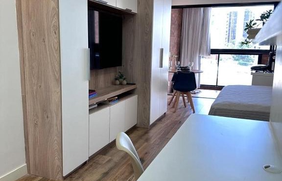 Studio 5 Completo Centro com Garagem in Juiz de Fora