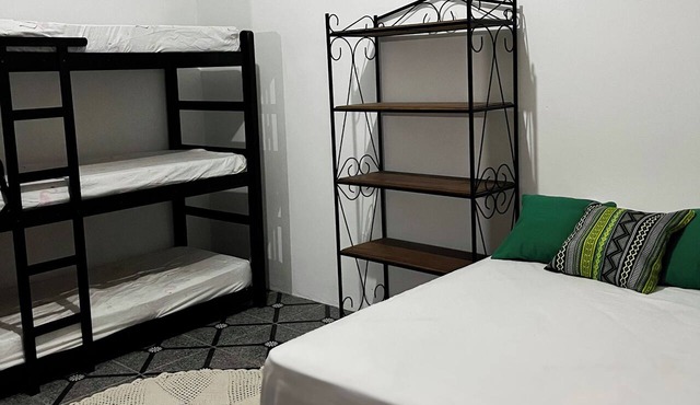 Studio apartment in Paraty Mirim, 10 minutes from the beach. in Paraty-Mirim