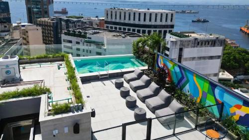 STUDIO CHARMOSO COM VARANDA E VISTA - SkyLux 2710 in Rio de Janeiro