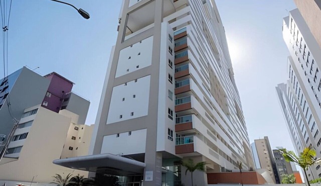 Studio completo mesa office top Lifespace Curitiba in Curitiba