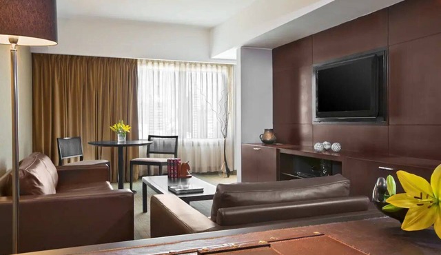Stylish & Soundproof Room in a Premium Downtown Location