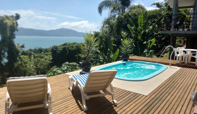 Suite com piscina e jacuzzi in Florianópolis